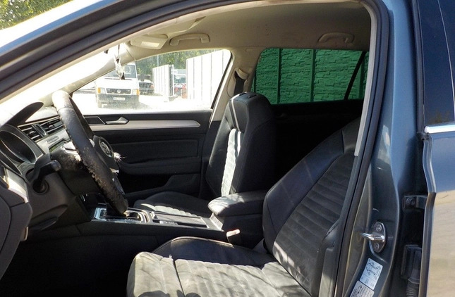 Volkswagen Passat cena 16900 przebieg: 417206, rok produkcji 2018 z Katowice małe 436